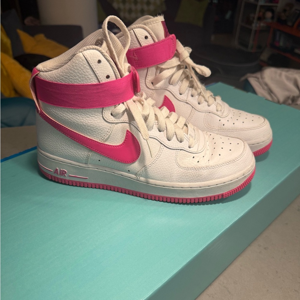 Nike Wmns Air Force 1 High 'White Fuchsia'